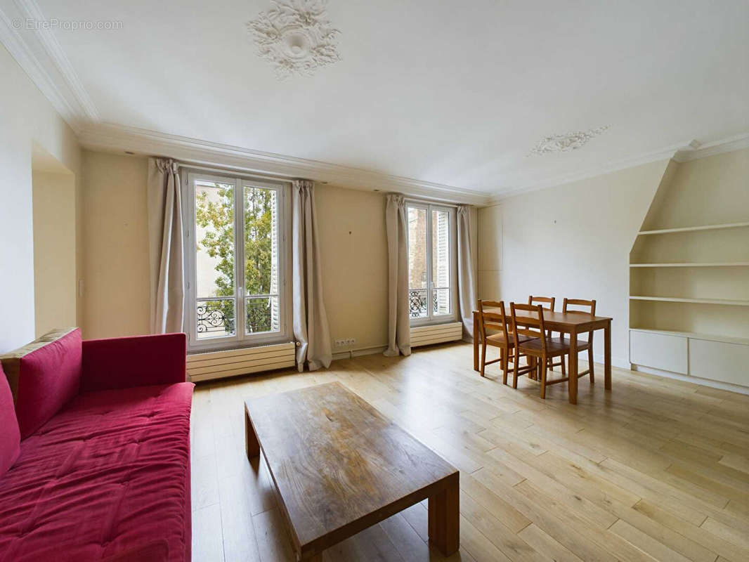 Appartement à PARIS-17E