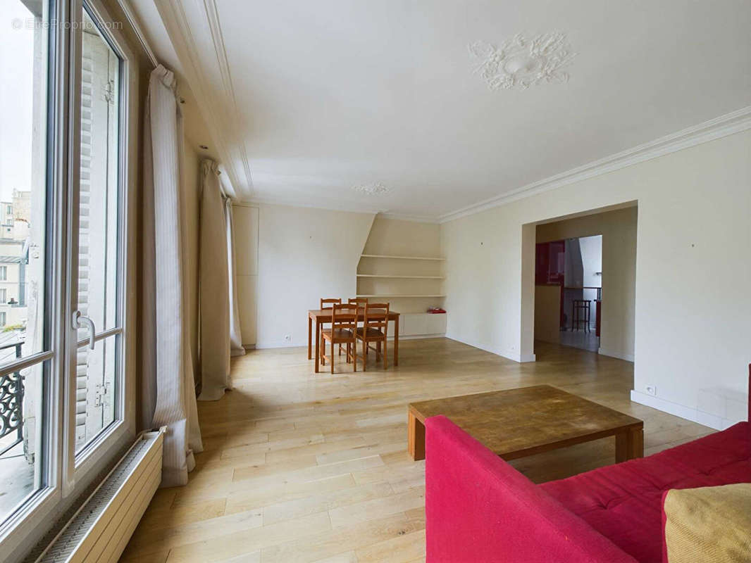 Appartement à PARIS-17E