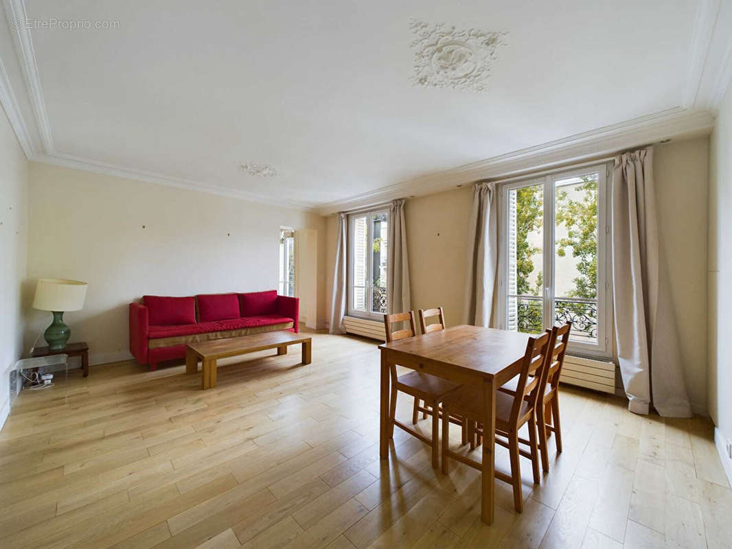 Appartement à PARIS-17E