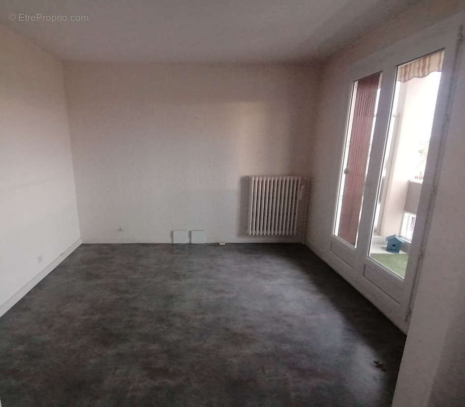 Appartement à FOURCHAMBAULT