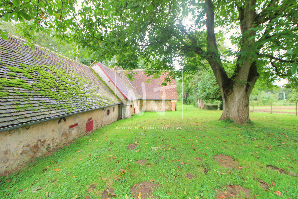 Maison à SAINT-MICHEL-DE-CHAVAIGNES