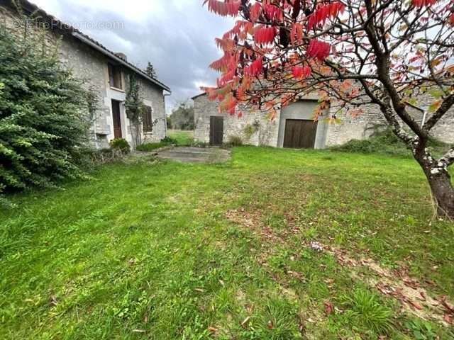 Maison à LEIGNES-SUR-FONTAINE