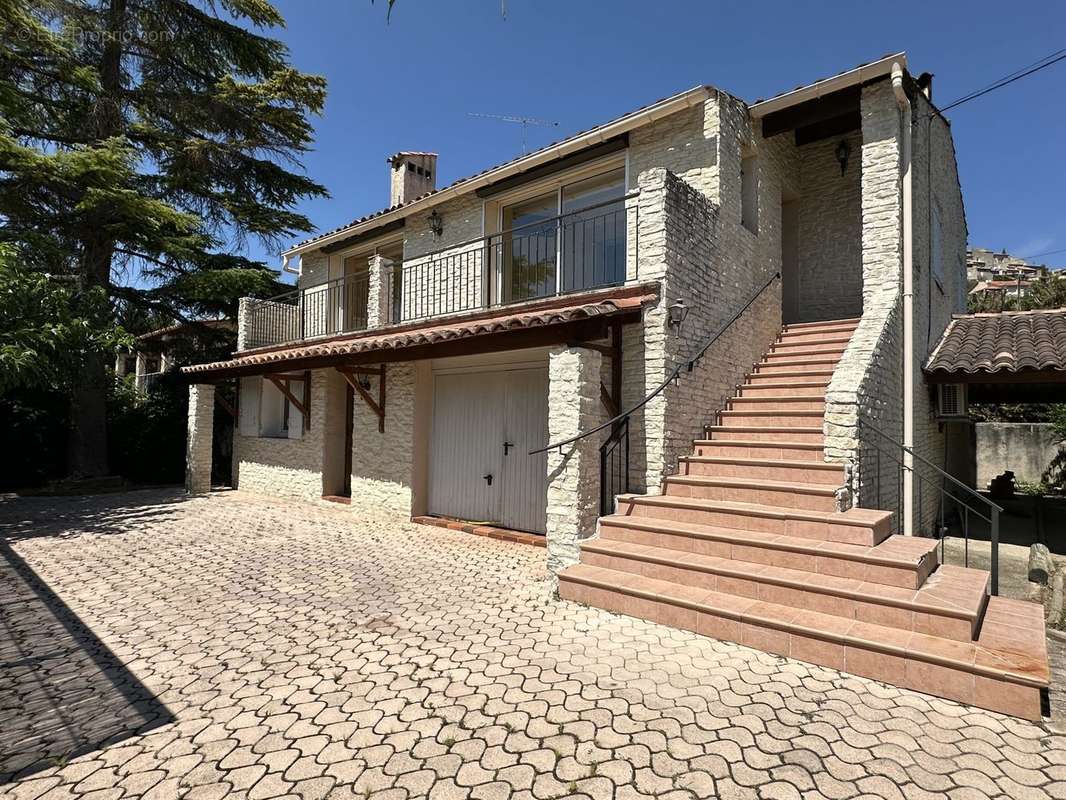 Maison à FORCALQUIER