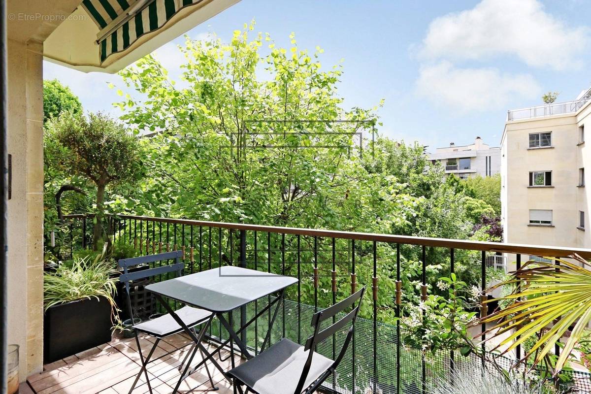 Appartement à NEUILLY-SUR-SEINE