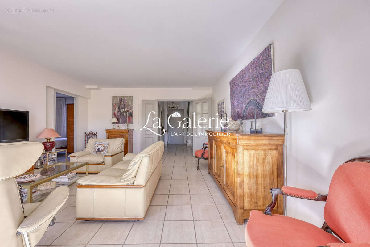 Appartement à HYERES