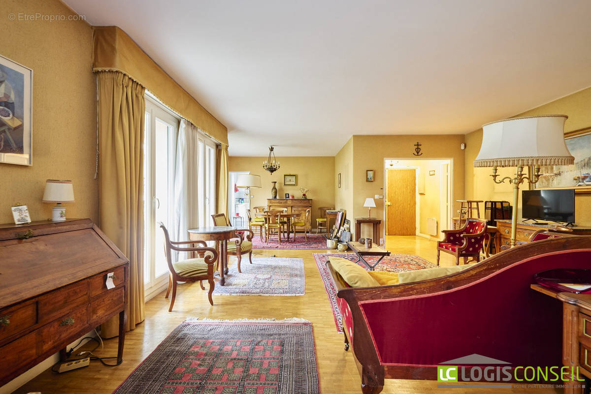 Appartement à BOURG-LA-REINE