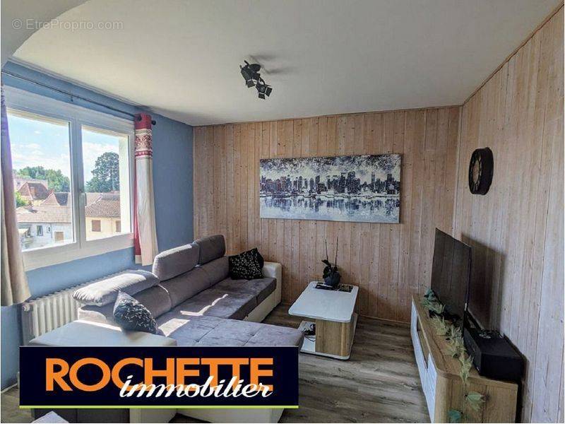 Appartement à MONTROND-LES-BAINS