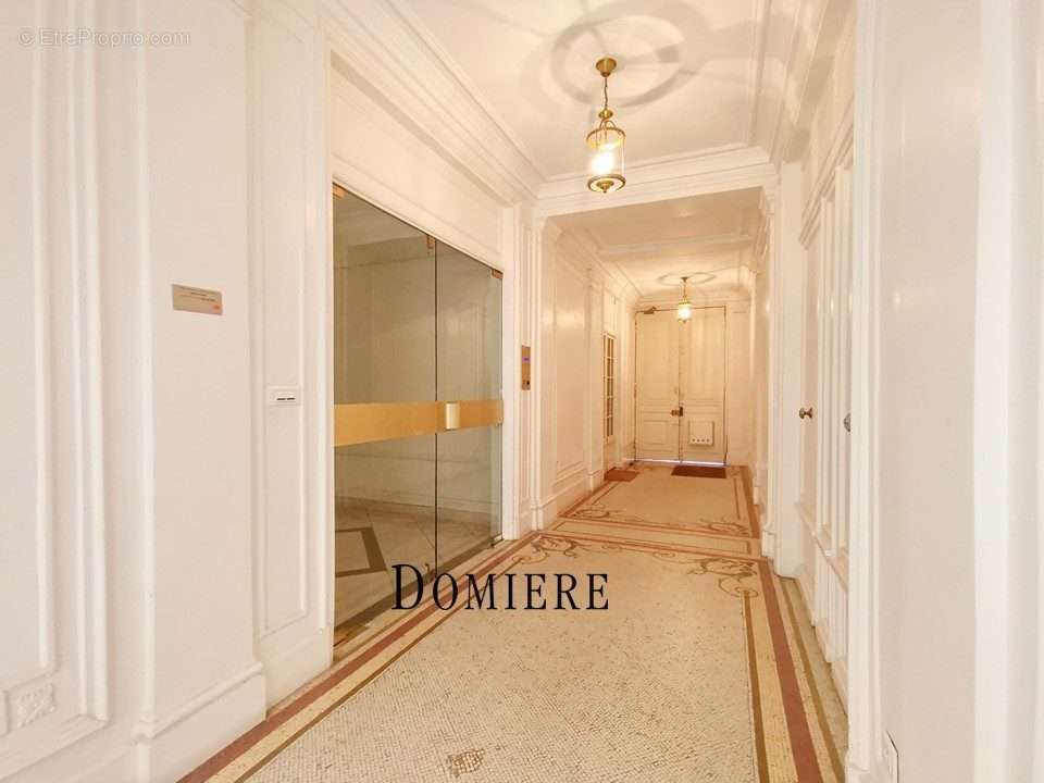 Appartement à PARIS-17E