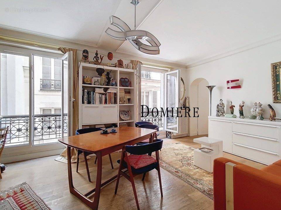 Appartement à PARIS-17E