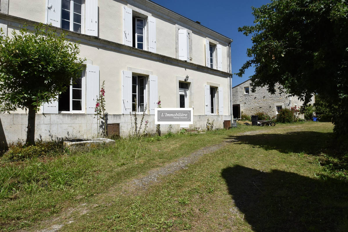 Appartement à TONNAY-CHARENTE