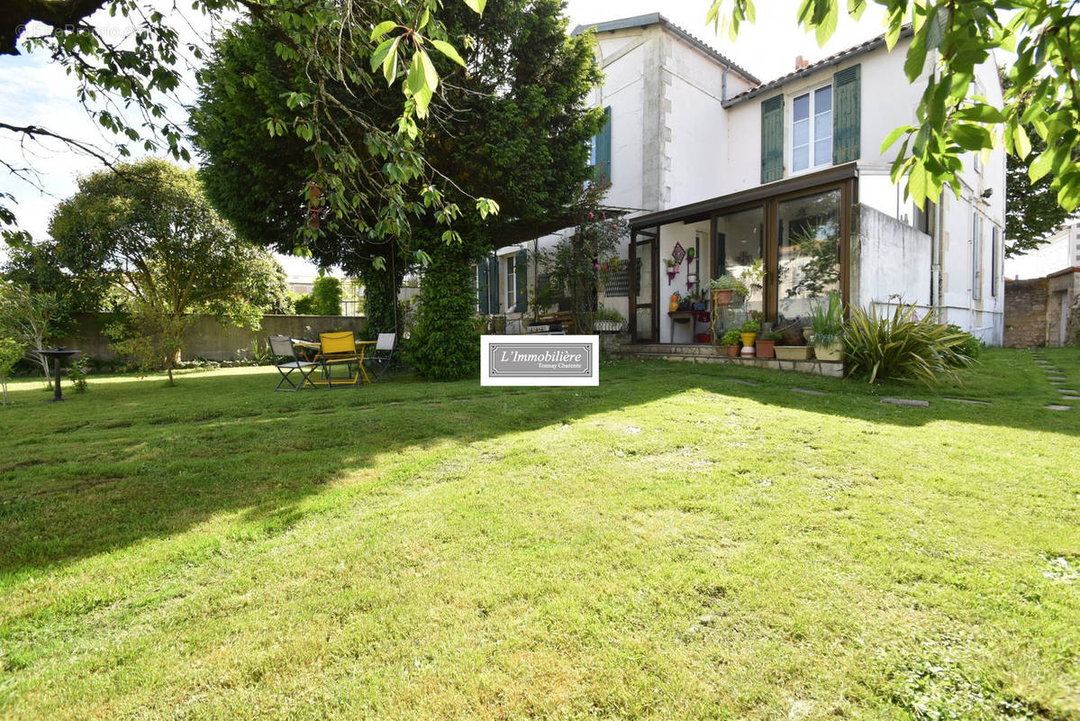 Maison à TONNAY-CHARENTE