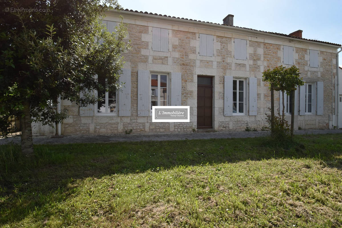 Maison à TONNAY-CHARENTE