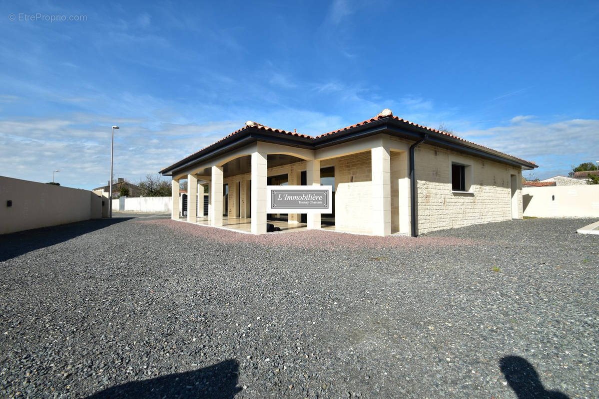 Maison à TONNAY-CHARENTE