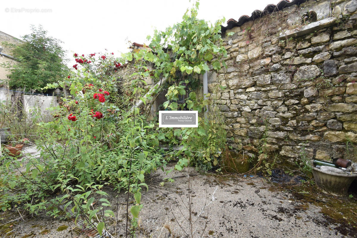 Maison à TONNAY-BOUTONNE