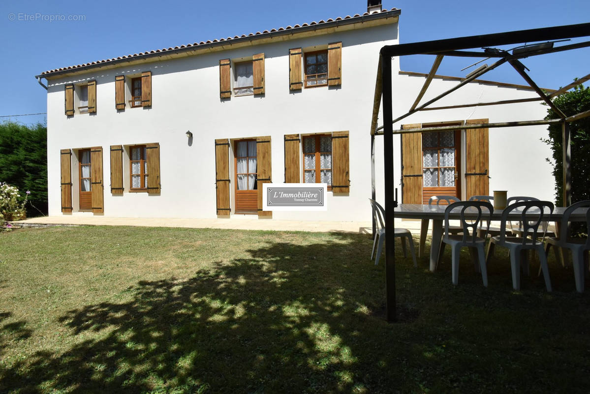 Maison à TONNAY-CHARENTE