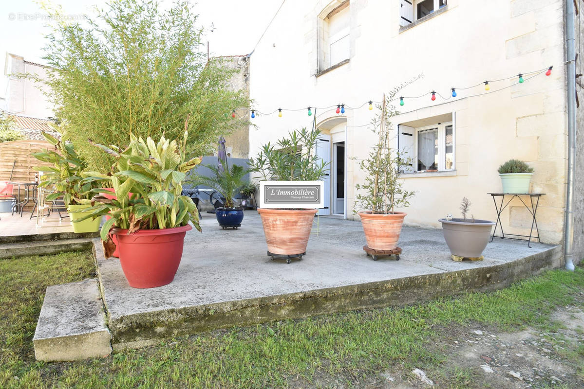 Maison à TONNAY-CHARENTE