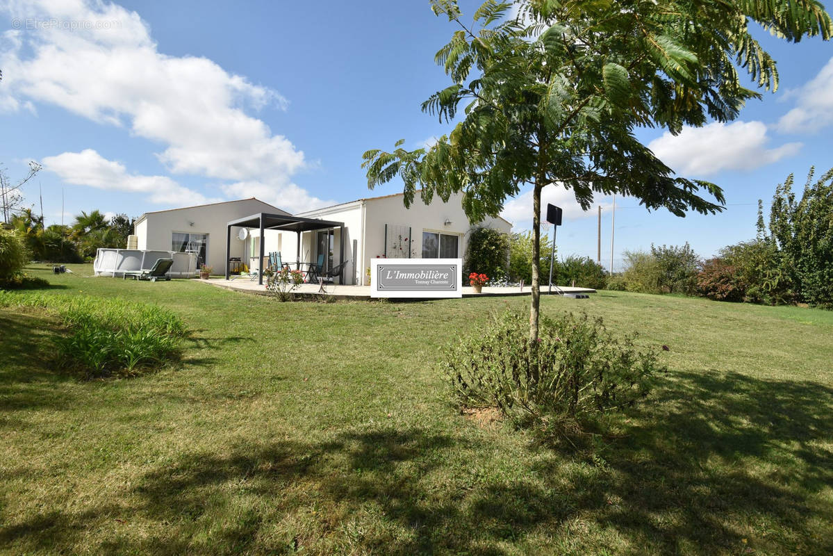 Maison à TONNAY-CHARENTE