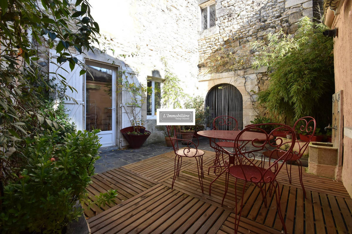 Maison à TONNAY-CHARENTE