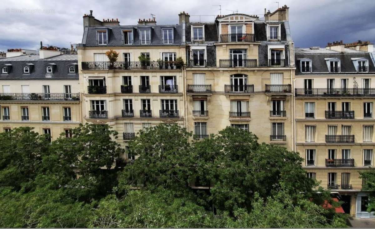 Appartement à PARIS-17E