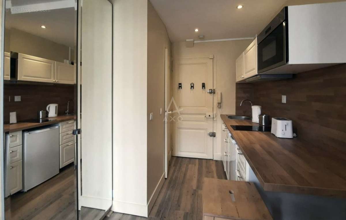 Appartement à PARIS-17E