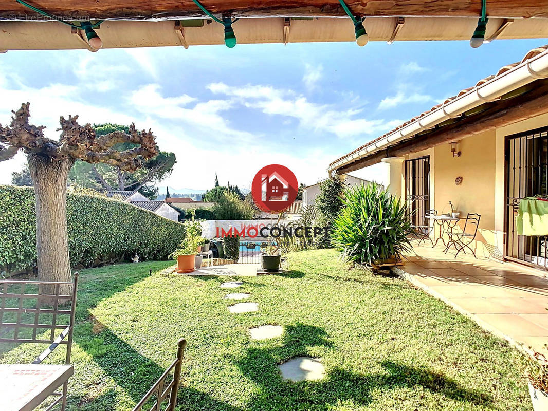 Vue de la terrasse - Maison à PUJAUT