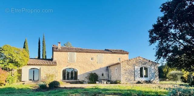 Maison à MENERBES