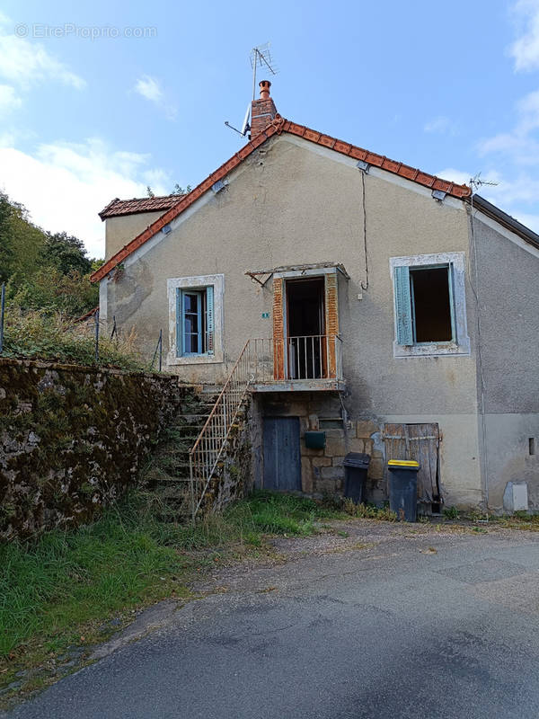 Maison à SAINT-SYMPHORIEN-DE-MARMAGNE