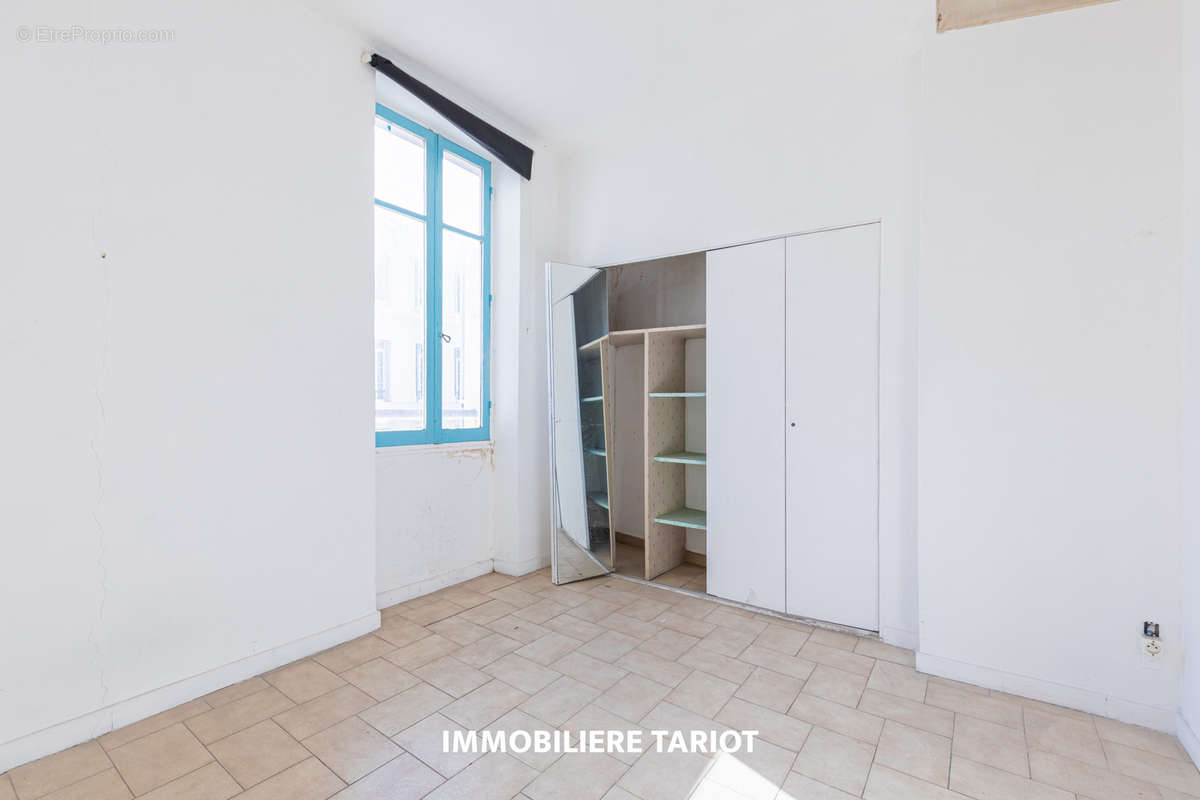 Appartement à MARSEILLE-1E