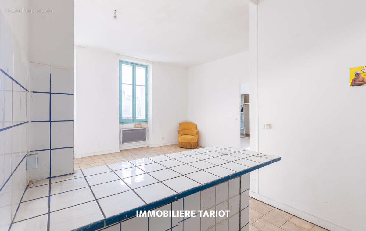 Appartement à MARSEILLE-1E