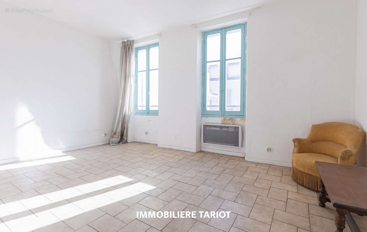 Appartement à MARSEILLE-1E