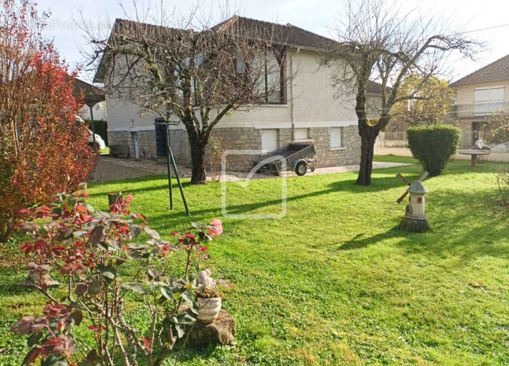 Maison à TERRASSON-LAVILLEDIEU