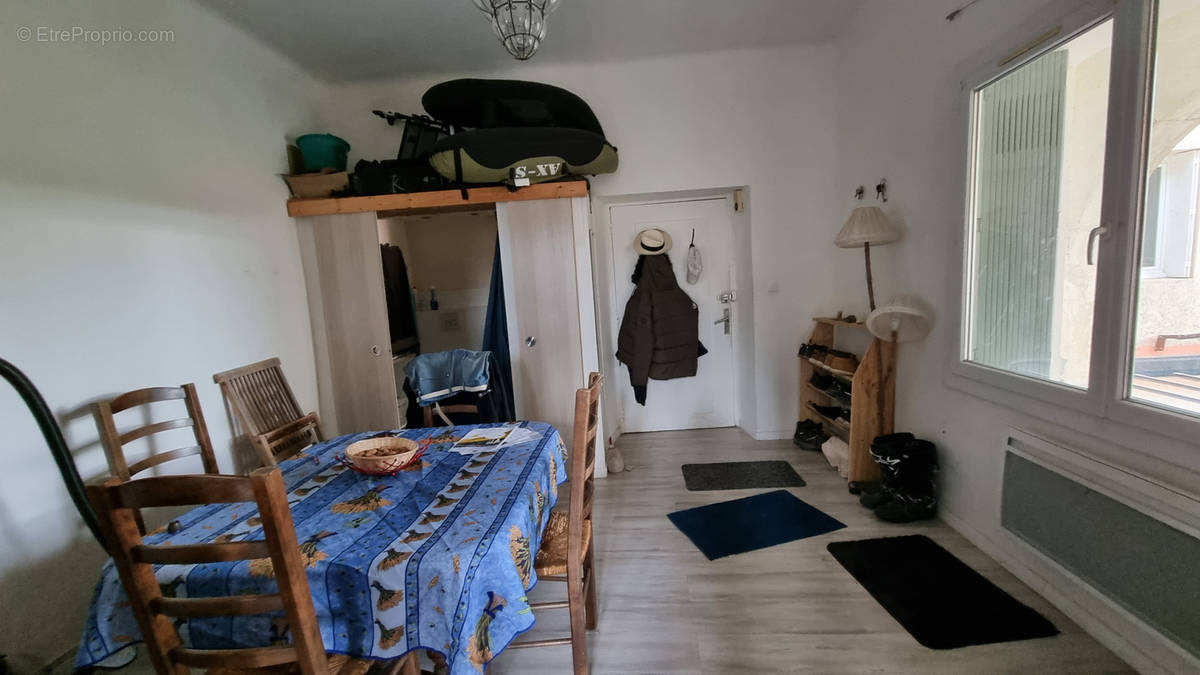 Appartement à MOULEZAN