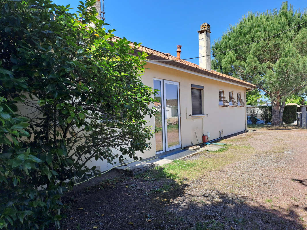 Maison à LEOGNAN