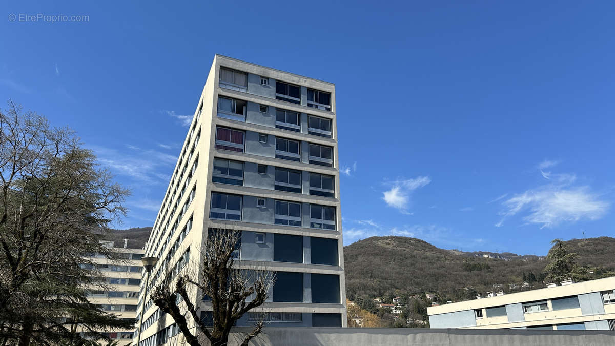 Appartement à SEYSSINET-PARISET