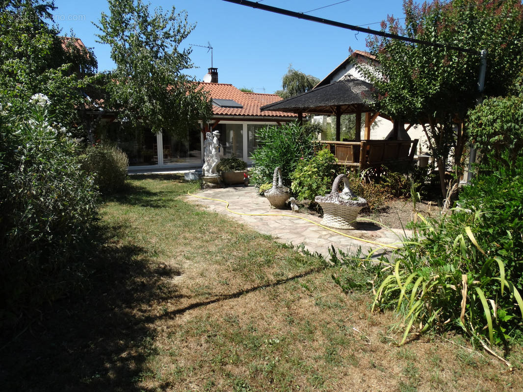 Maison à SAINT-GENIS-LAVAL