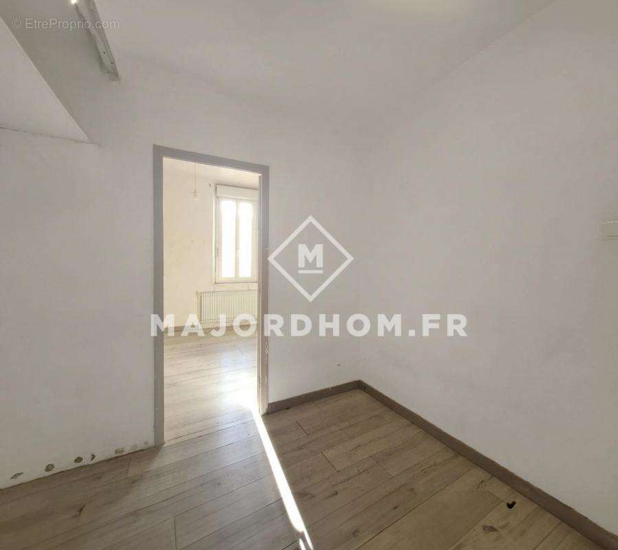 Appartement à MARSEILLE-4E