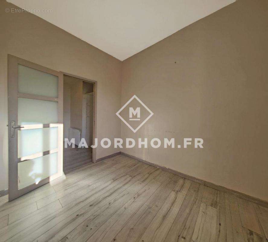 Appartement à MARSEILLE-4E