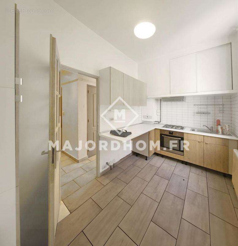 Appartement à MARSEILLE-4E