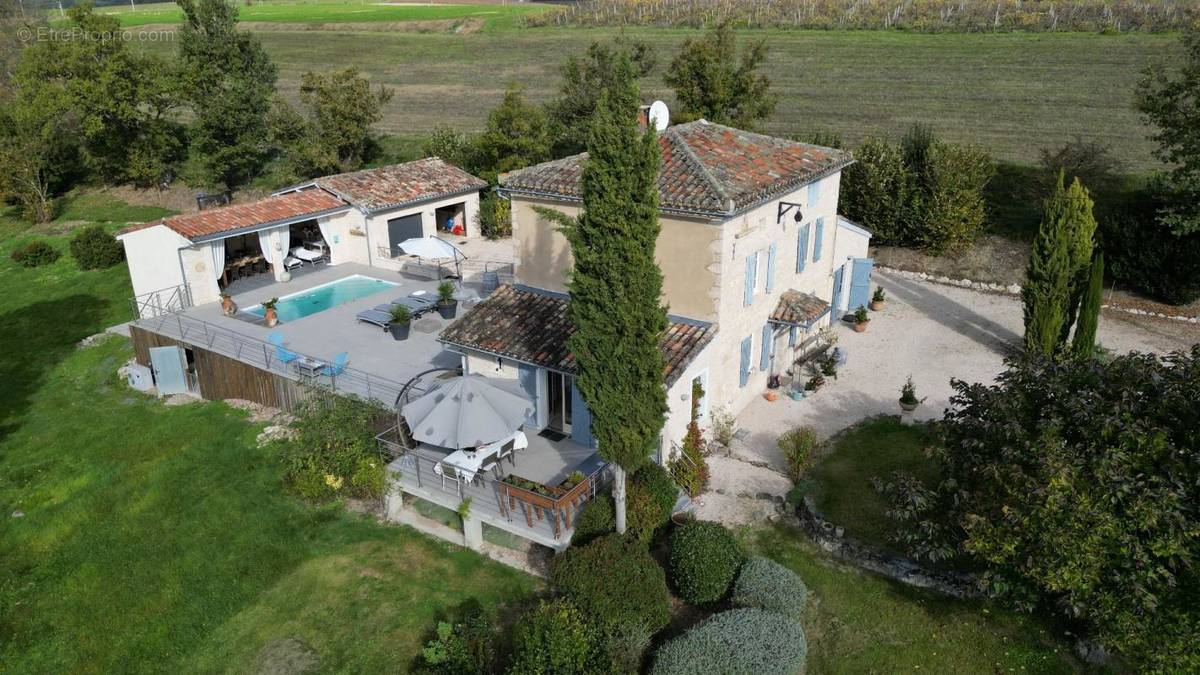 Maison à CAHUZAC-SUR-VERE