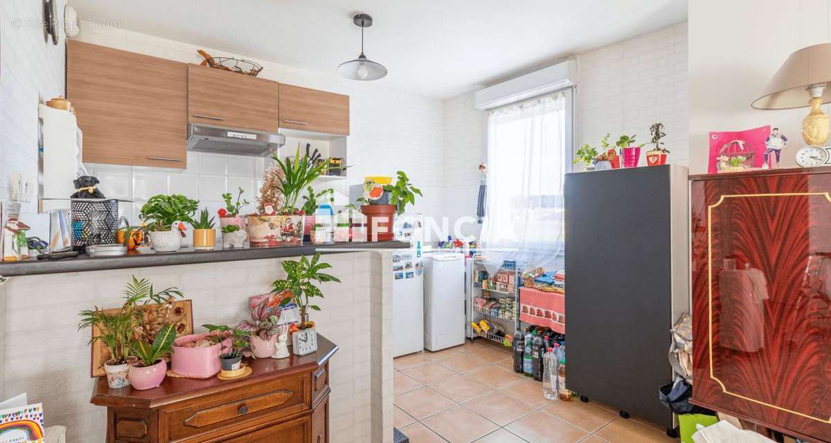 Appartement à LA SALVETAT-SAINT-GILLES