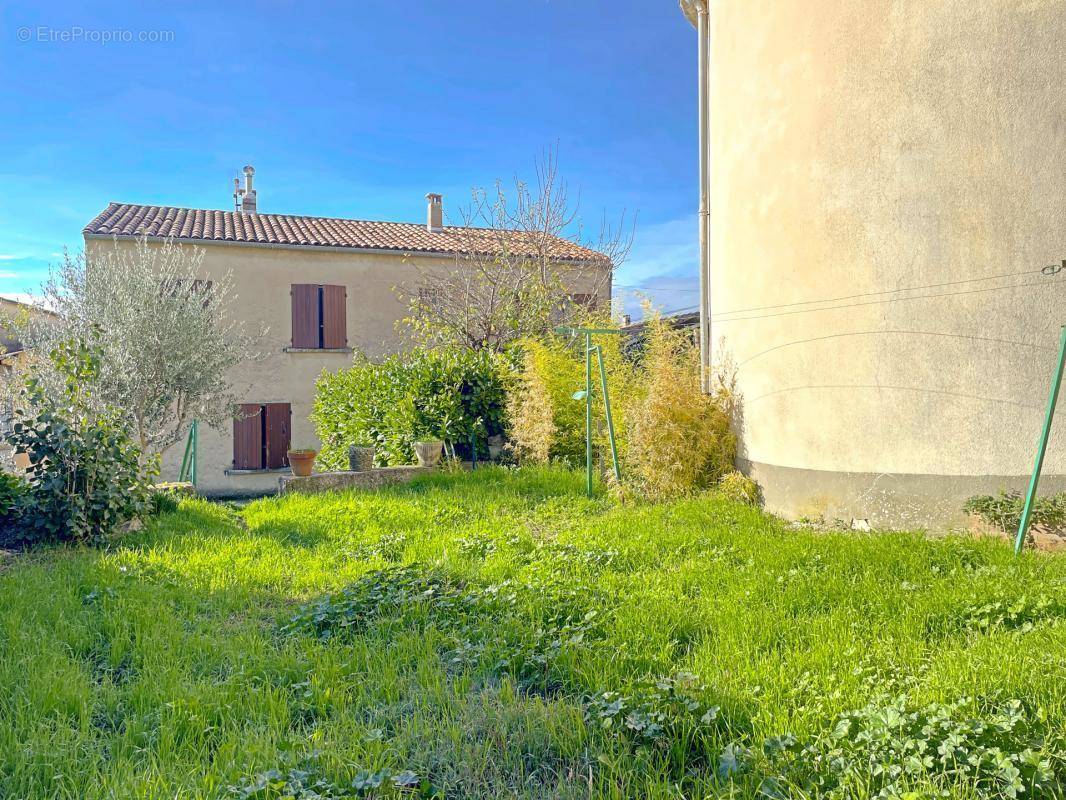 Maison à SAINT-ETIENNE-LES-ORGUES