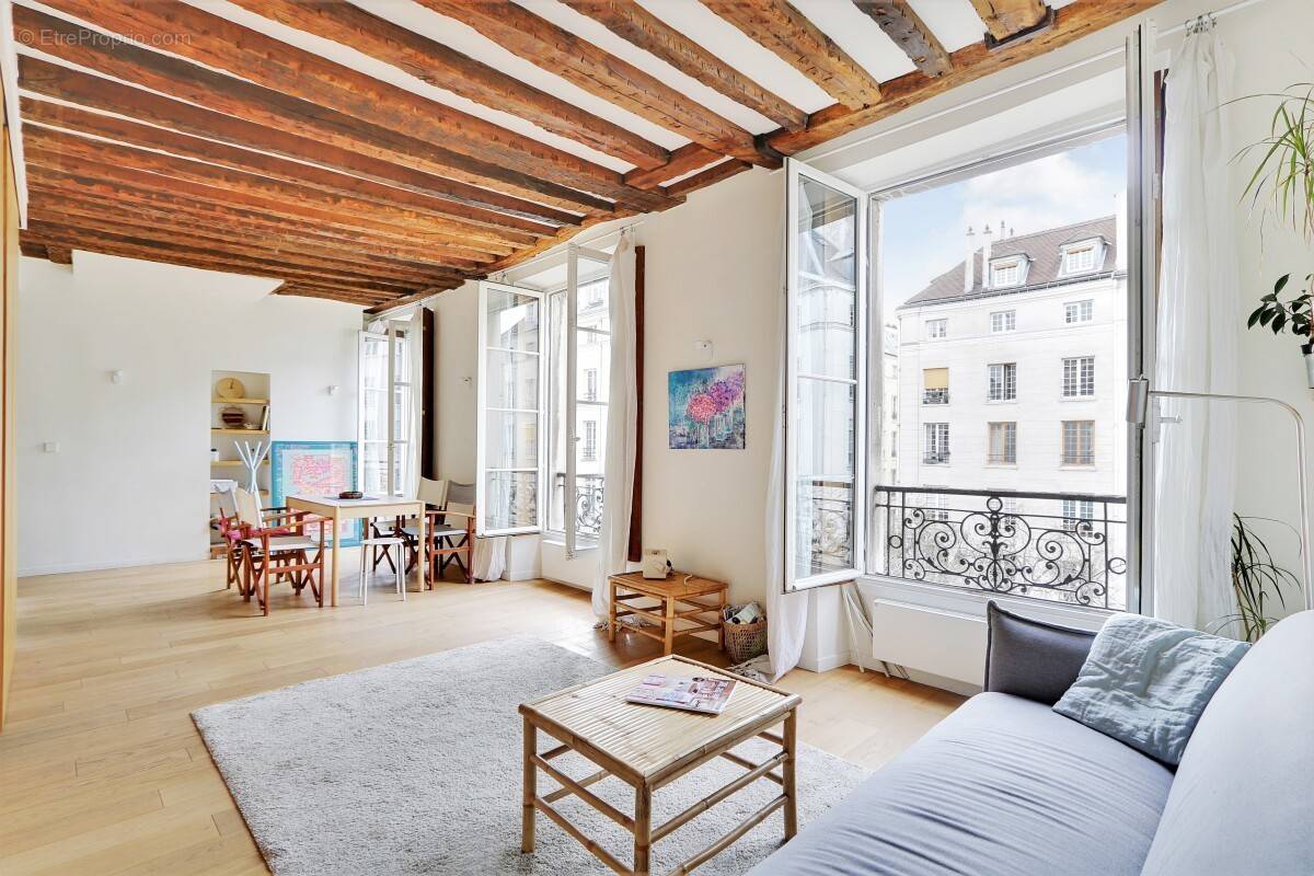 Appartement à PARIS-4E