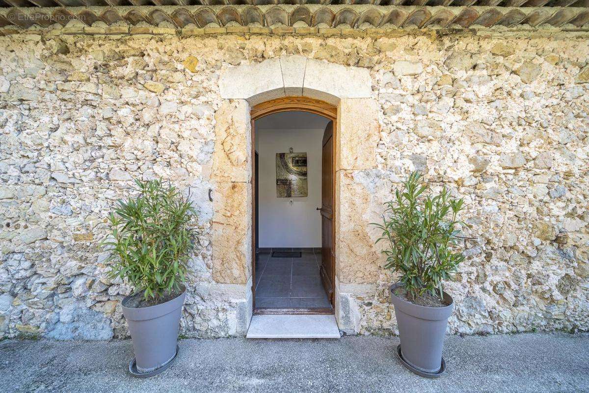 Maison à TOURRETTES-SUR-LOUP