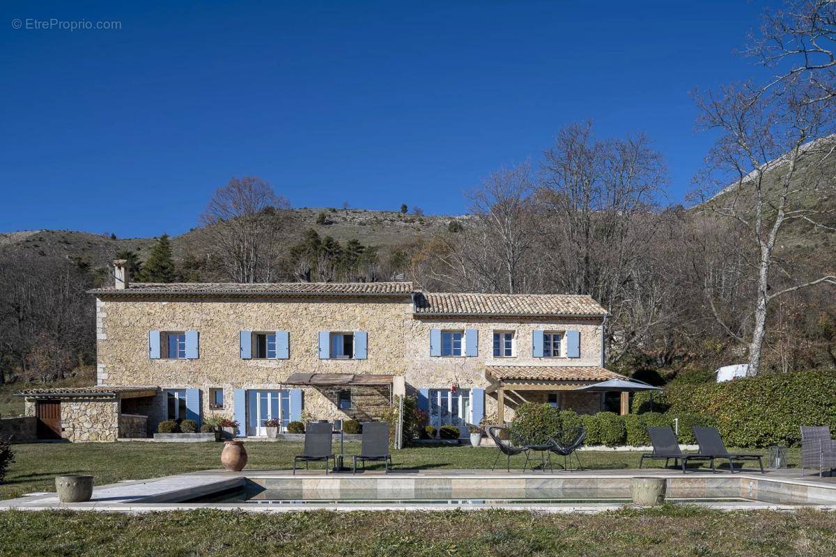 Maison à TOURRETTES-SUR-LOUP