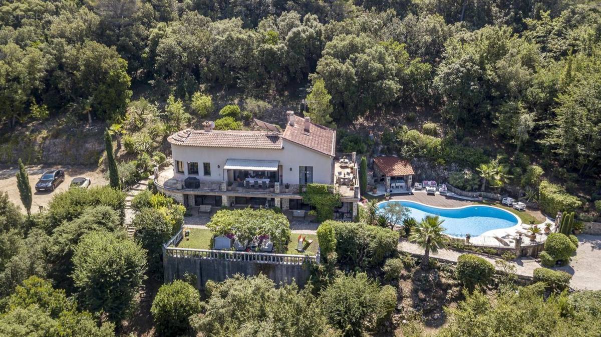 Maison à VALBONNE