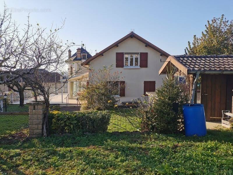 Maison à SAINT-GENIX-SUR-GUIERS