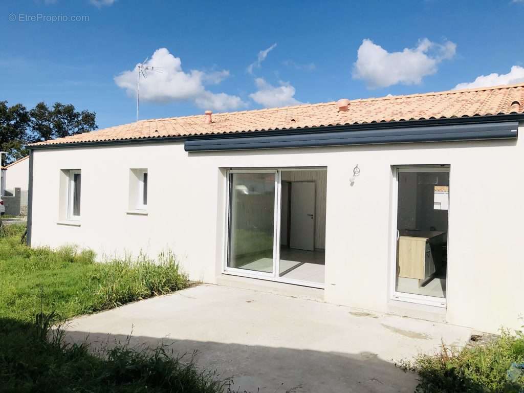 Maison à CHATEAUNEUF