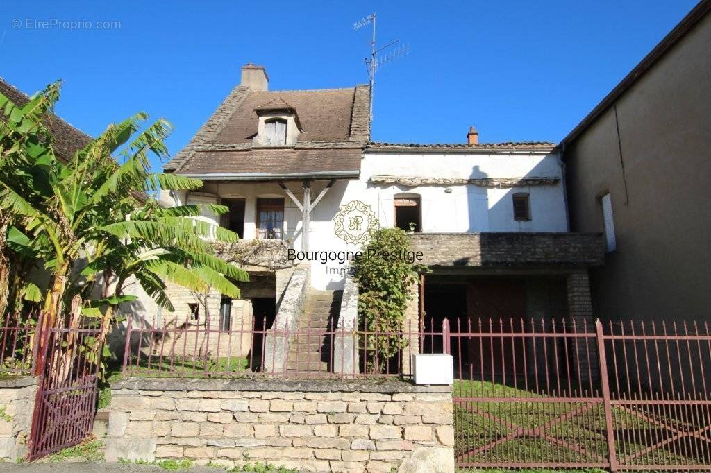 Maison à SENNECEY-LE-GRAND