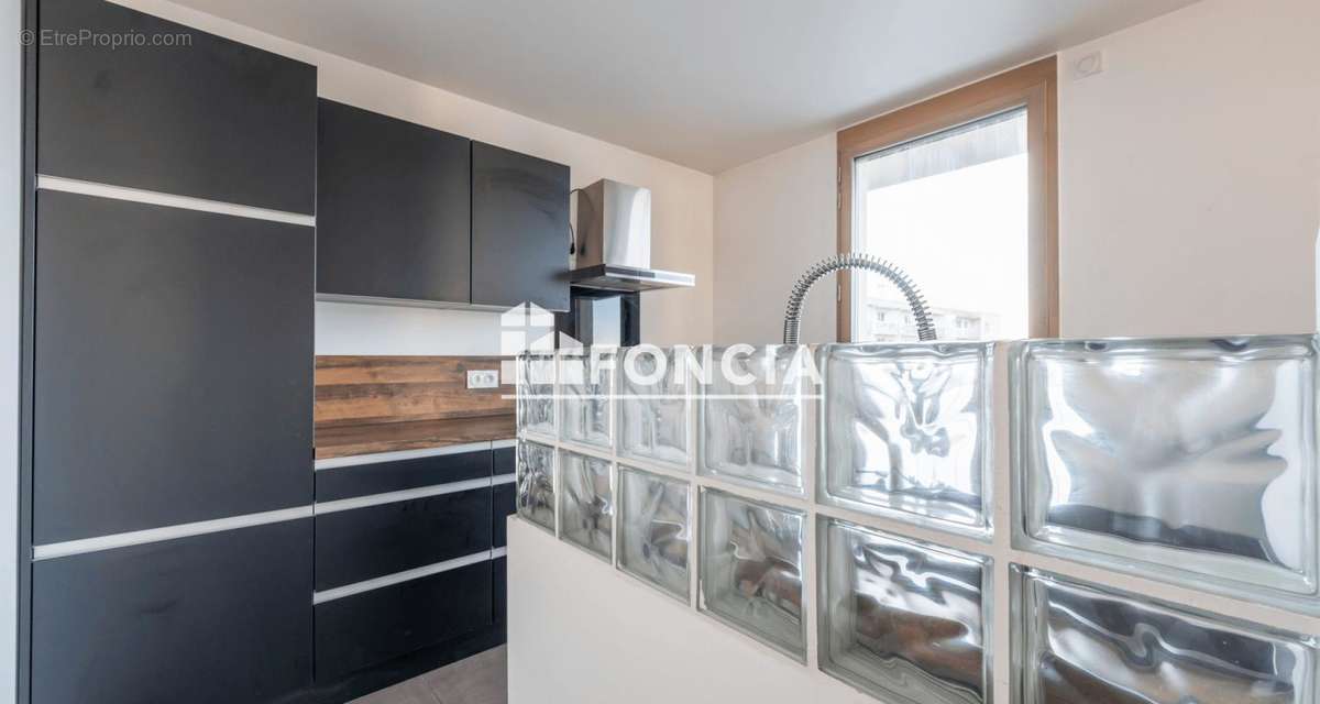 Appartement à PARIS-19E