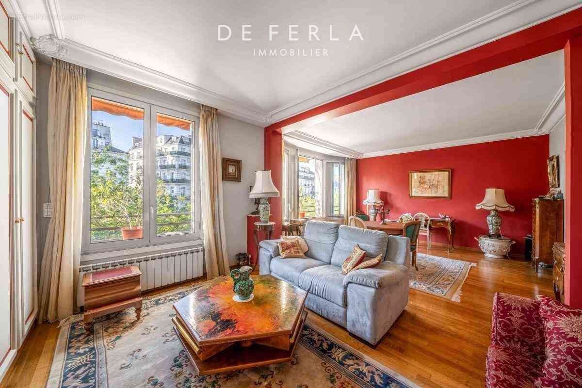 Appartement à PARIS-2E